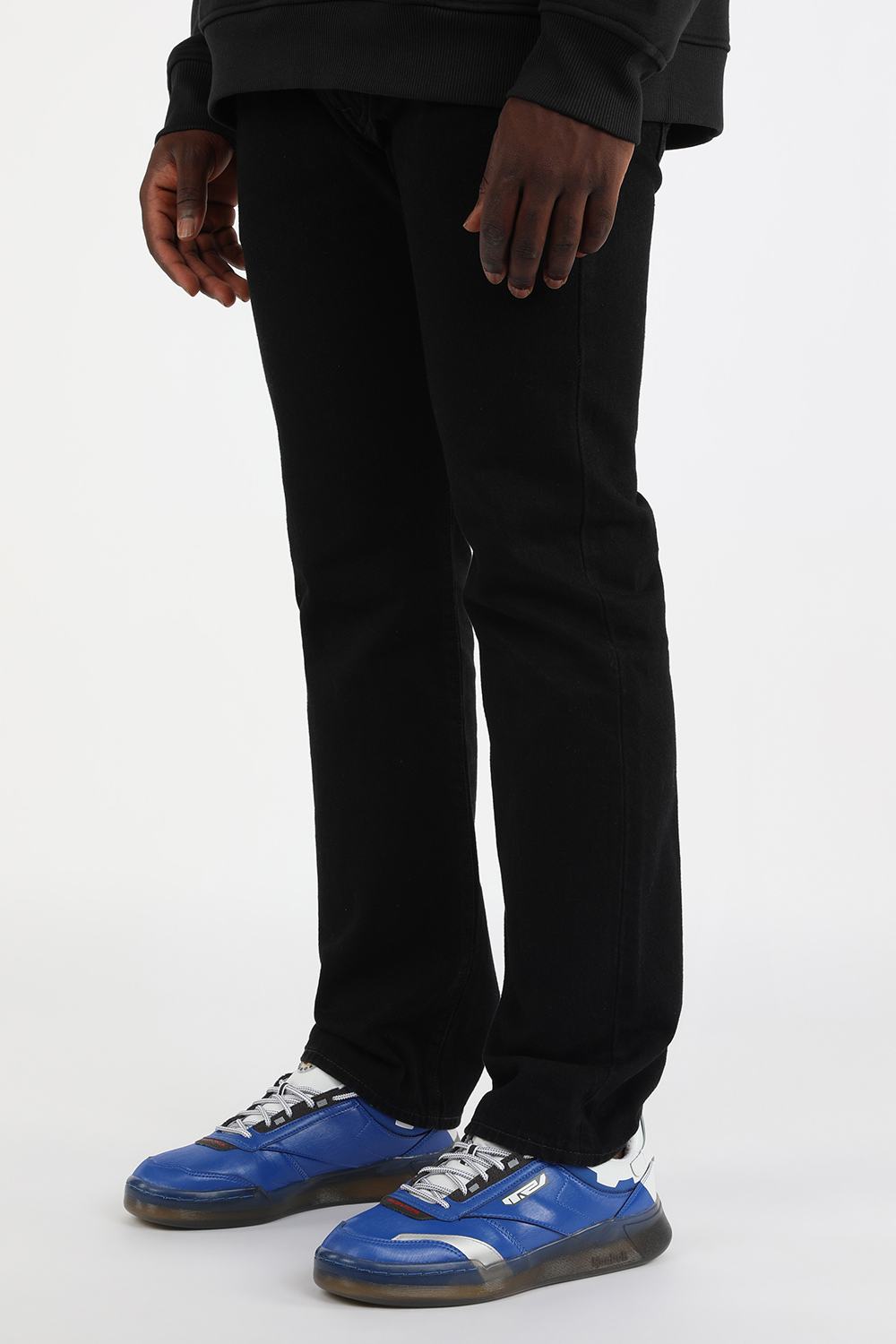 תמונת כל הלוק של Reebok X Power Rangers Club C in Blue 